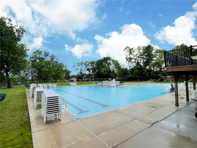 2465 Brook Ledge Rd Unit 31A, South Fayette, PA 15017 - community pool with a patio area
