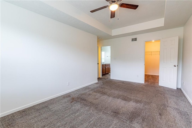 220 Chinkapin Dr, Natrona Hts/Harrison Twp, PA 15065 - unfurnished bedroom with a raised ceiling, baseboards, a spacious closet, and carpet