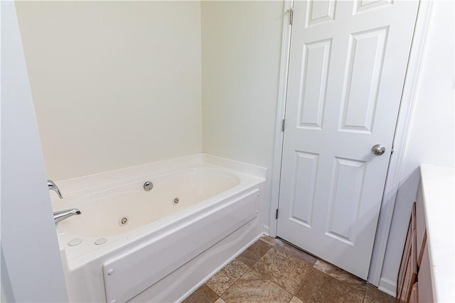 220 Chinkapin Dr, Natrona Hts/Harrison Twp, PA 15065 - full bathroom featuring a jetted tub and vanity