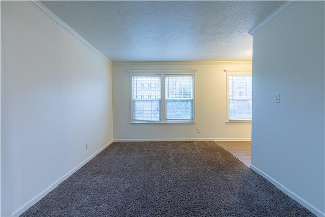 220 Chinkapin Dr, Natrona Hts/Harrison Twp, PA 15065 - unfurnished room featuring crown molding, carpet floors, baseboards, and a textured ceiling