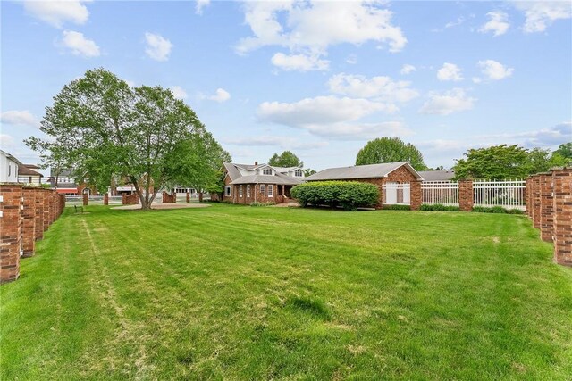 534 N Main St, Masontown, PA 15461 - view of yard