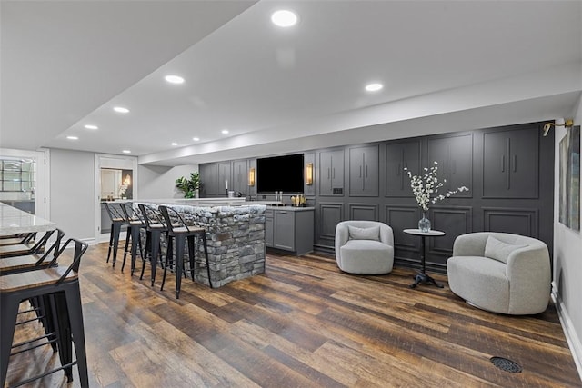 152 Devonwood Dr, Upper St Clair, PA 15241 - indoor wet bar with dark wood-style flooring, recessed lighting, and baseboards