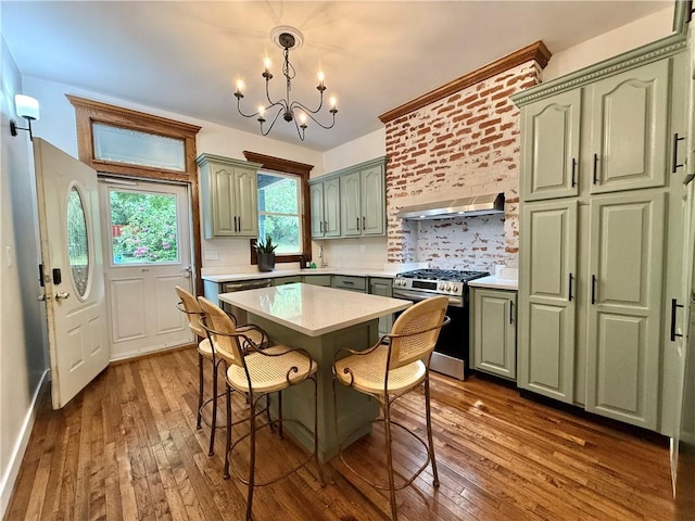 715 Chislett, East Liberty, PA 15206 - dining area featuring dark wood-style flooring and a chandelier