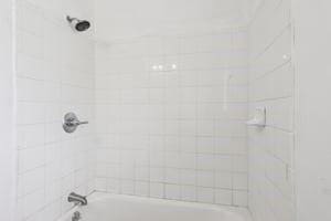 200 Edgewood Dr, Hopewell Twp Bea, PA 15001 - full bathroom with shower / bathtub combination