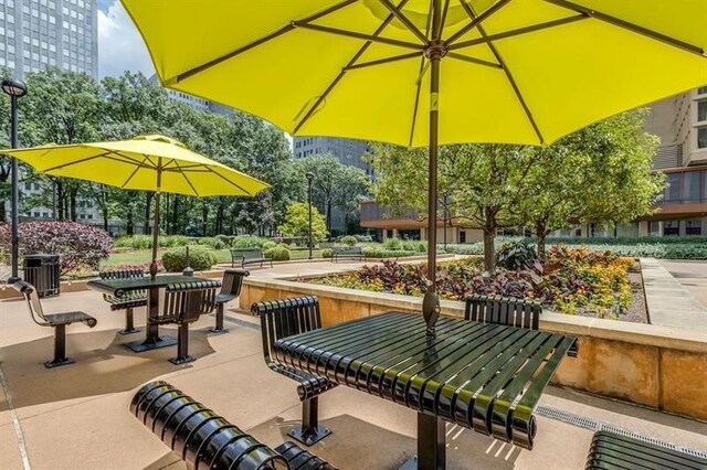 320 Fort Duquesne Blvd Unit 18F, Downtown Pgh, PA 15222 - view of home's community