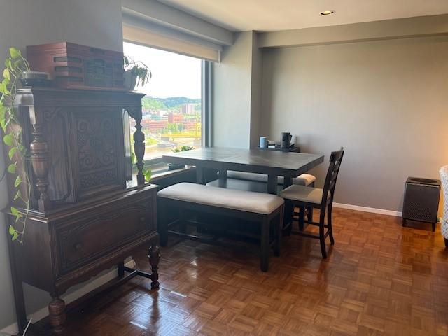 320 Fort Duquesne Blvd Unit 18F, Downtown Pgh, PA 15222 - dining space featuring recessed lighting