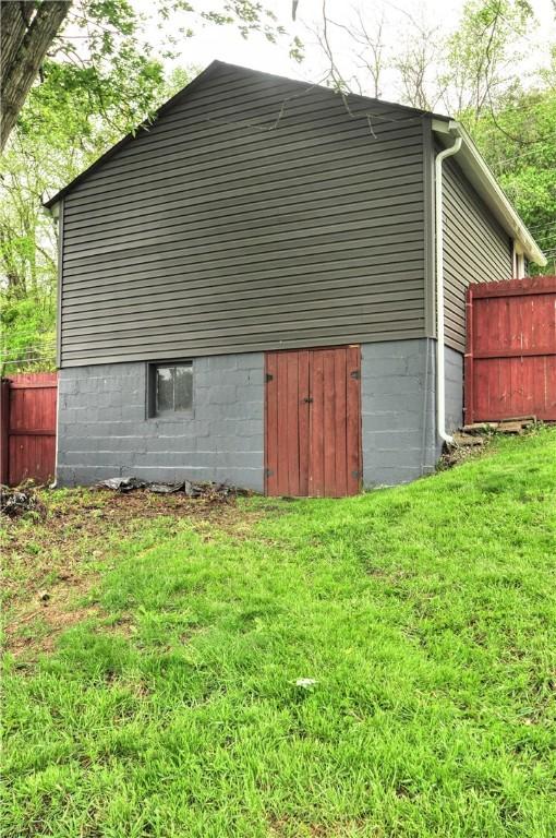 1726 Kennedy, Elizabeth Twp/Boro, PA 15018 - view of side of home