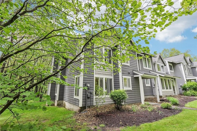 1630 Snowfield Way, Hidden Valley, PA 15502 - view of side of home