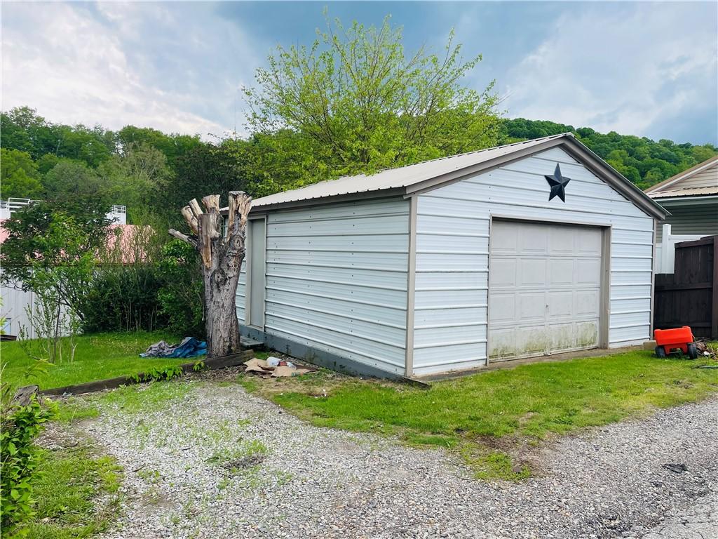 353 S Washington St, Waynsbrg/Frankln Twp, PA 15370 - view of detached garage