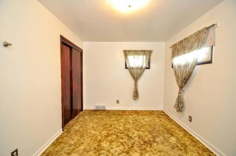 904 Mcclintock Ave, Washington Twp Fay, PA 15012 - unfurnished room featuring carpet and baseboards
