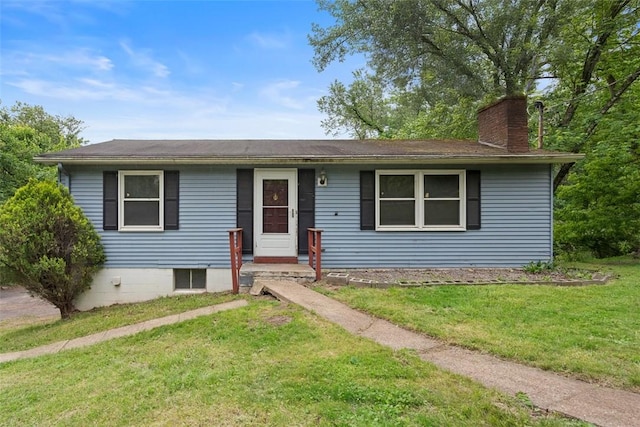 724 Camp Meeting Rd, Bell Acres, PA 15143 - single story home featuring a chimney and a front lawn