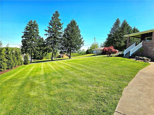 2977 Clay Pike, Sewickley Twp, PA 15678 - view of green lawn with stairway