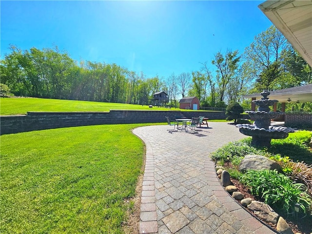 2977 Clay Pike, Sewickley Twp, PA 15678 - view of yard with a patio area