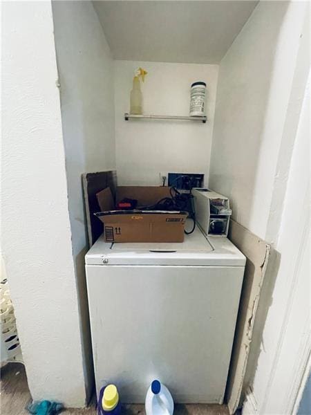 471 Lincoln Ave, Bellevue, PA 15202 - washroom with washer / dryer