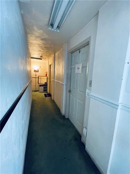 471 Lincoln Ave, Bellevue, PA 15202 - hall featuring carpet