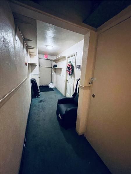 471 Lincoln Ave, Bellevue, PA 15202 - hall featuring carpet