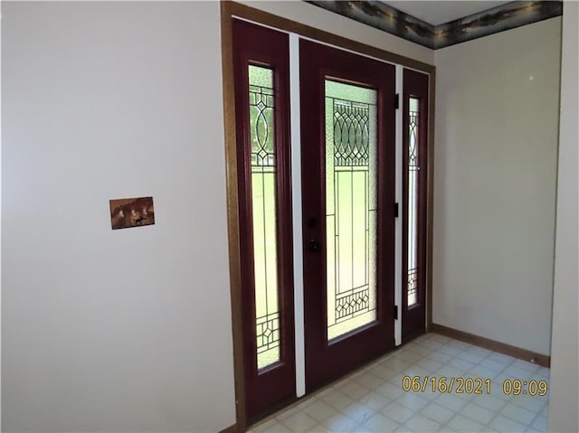 495 Glendale Rd, North Sewickley Twp, PA 15010 - entrance foyer featuring baseboards