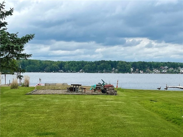 10672 Center Ave, Conneaut Lake, PA 16316 - water view