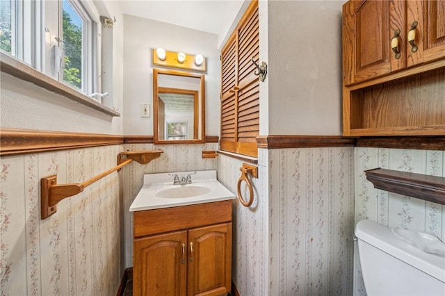 134 Hamilton Dr, Penn Hills, PA 15235 - half bath featuring toilet and vanity