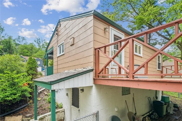134 Hamilton Dr, Penn Hills, PA 15235 - view of side of home with a deck