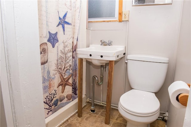 120 N 6th Ave, City Of But Nw, PA 16001 - full bath featuring toilet, a shower with curtain, and tile patterned floors