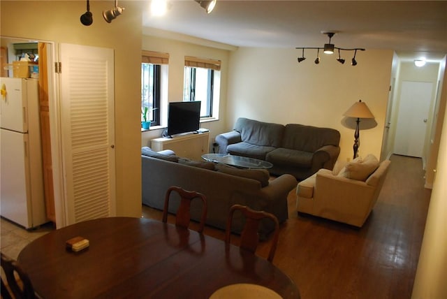 5120 5th Ave Unit 103, Shadyside, PA 15232 - dining area featuring light wood-type flooring