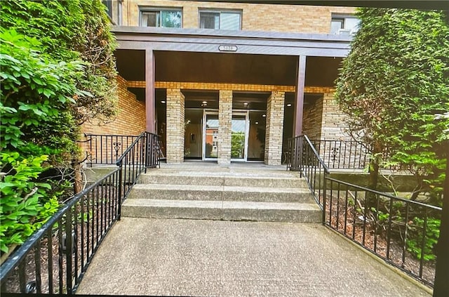 5120 5th Ave Unit 103, Shadyside, PA 15232 - entrance to property featuring brick siding and a porch