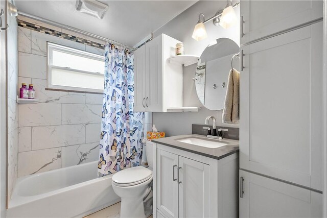 260 Bluemont Dr, West Mifflin, PA 15122 - full bath with vanity, toilet, and shower / bathtub combination with curtain