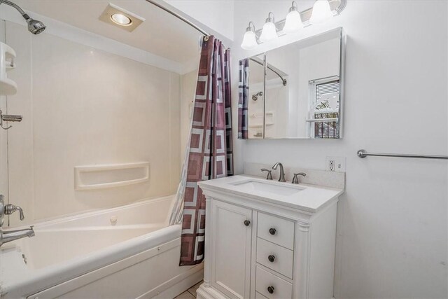 1675 Clairton Rd, West Mifflin, PA 15122 - full bathroom with shower / tub combo with curtain and vanity