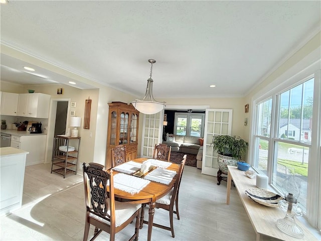 410 E Meyer Ave, New Castle/2Nd, PA 16105 - dining area with ornamental molding, light wood-style floors, and recessed lighting
