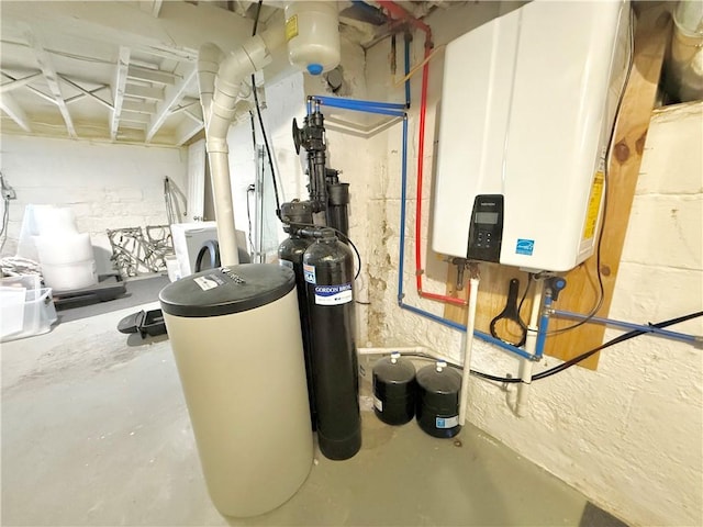410 E Meyer Ave, New Castle/2Nd, PA 16105 - utility room with tankless water heater