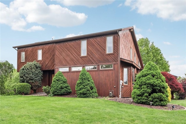 4701 Logan Ferry Rd, Murrysville, PA 15668 - view of front of home with a front yard