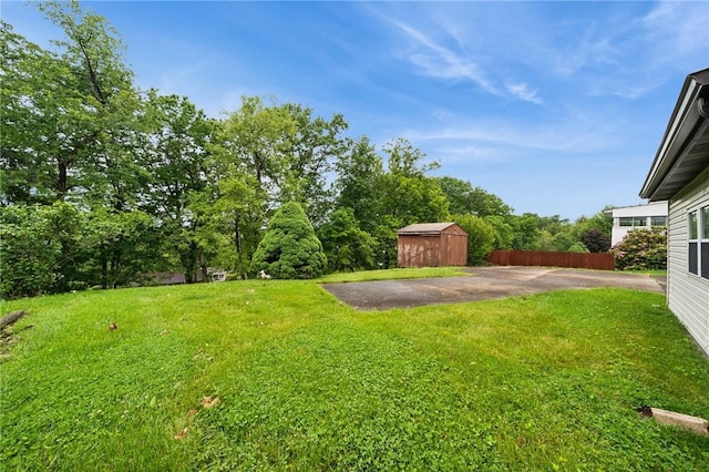 2154 Lancelot Dr, North Huntingdon, PA 15642 - view of grassy yard