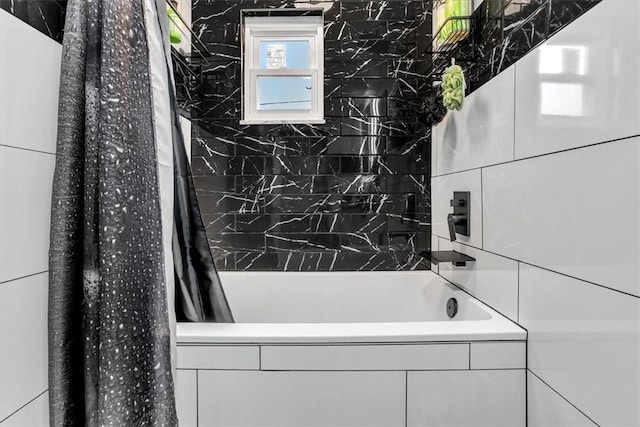 1228 Soles St, Mckeesport, PA 15132 - bathroom featuring shower / tub combo