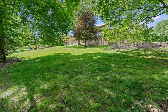 240 La Ray Dr, Center Twp But, PA 16001 - view of grassy yard