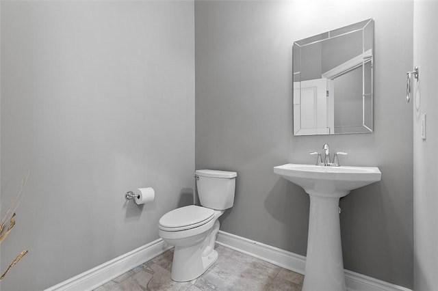 197 Wellington Cir, Peters Twp, PA 15317 - half bath with toilet and baseboards