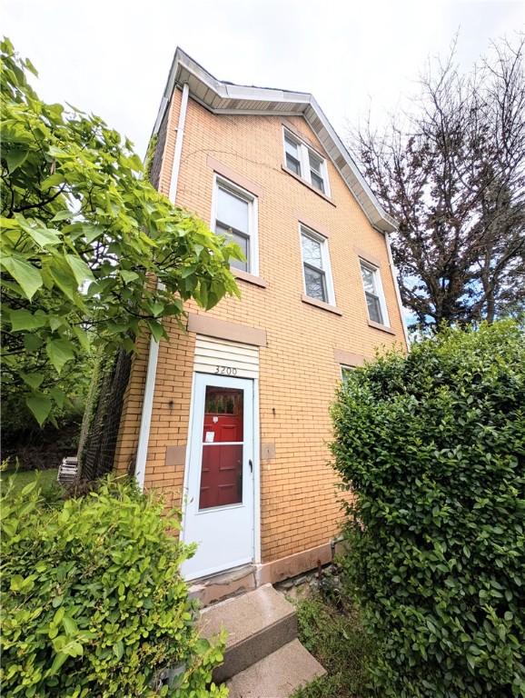 3200 Central Ave, Marshall Shadeland, PA 15212 - doorway to property with brick siding