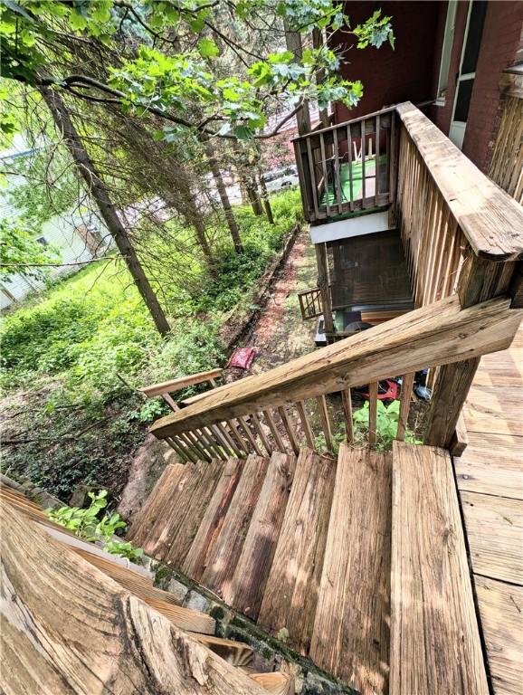 3200 Central Ave, Marshall Shadeland, PA 15212 - view of wooden deck
