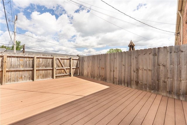 140 Jamestown Ct, Scott Twp Sal, PA 15216 - view of wooden deck