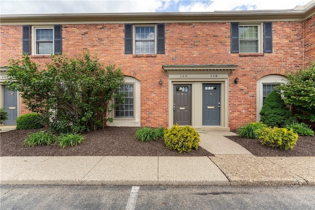 140 Jamestown Ct, Scott Twp Sal, PA 15216 - multi unit property featuring brick siding