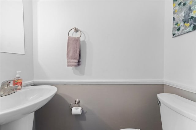 140 Jamestown Ct, Scott Twp Sal, PA 15216 - bathroom featuring toilet and a sink