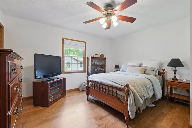 150 Greenfield Rd, Neshannock Twp, PA 16105 - bedroom featuring light wood finished floors, baseboards, and ceiling fan
