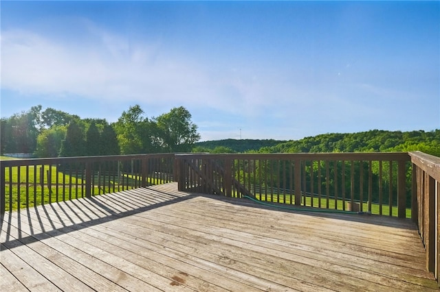 3405 Grandview Rd, Perry Twp Law, PA 16117 - view of wooden deck