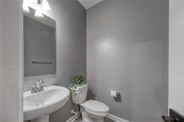8 Pony Ct, Findlay Twp, PA 15126 - bathroom featuring a sink and toilet