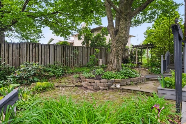 306 Tadmar Ave, Ross Twp, PA 15237 - view of yard with a pergola