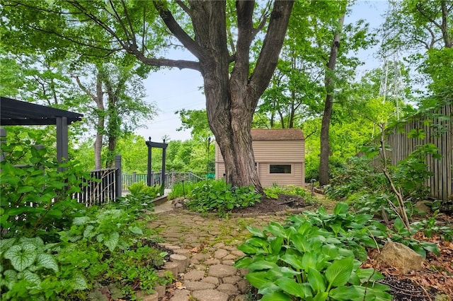 306 Tadmar Ave, Ross Twp, PA 15237 - view of yard featuring an outdoor structure