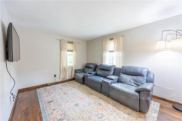 1248 Hyde Park Rd, Allegheny Twp Wml, PA 15656 - living room featuring wood finished floors and baseboards