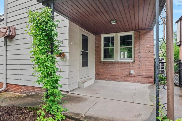 446 S Dallas Ave, Point Breeze, PA 15208 - view of entrance to property