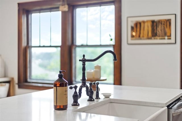 952 Jackman Ave, Avalon, PA 15202 - kitchen view of a sink and light countertops