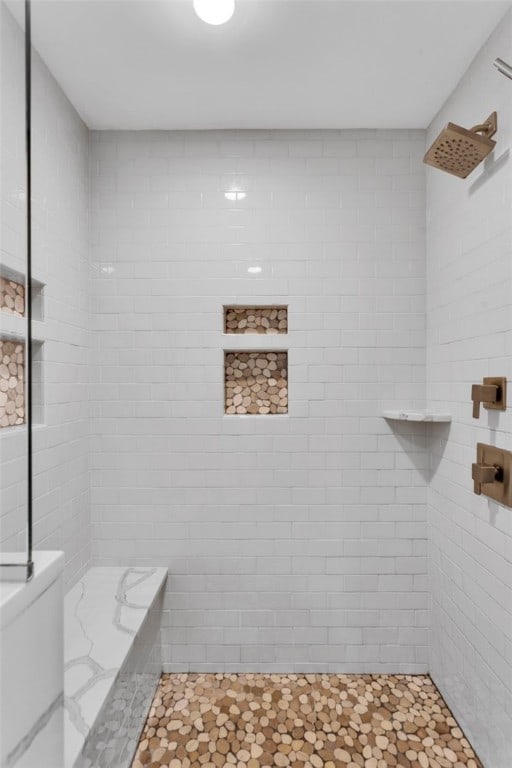 104 Southridge Dr, Cranberry Twp, PA 16066 - full bathroom featuring tiled shower